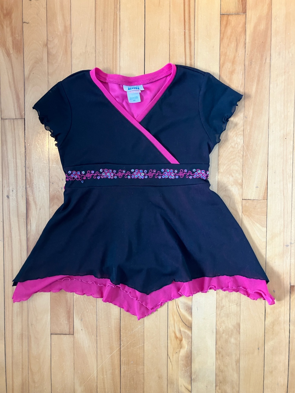 La SENZA black kids shirt with bright pink trim & beading